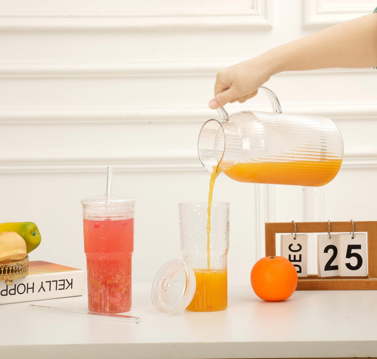 2Pcs 22oz Glass Cups with Lids and Straws N745