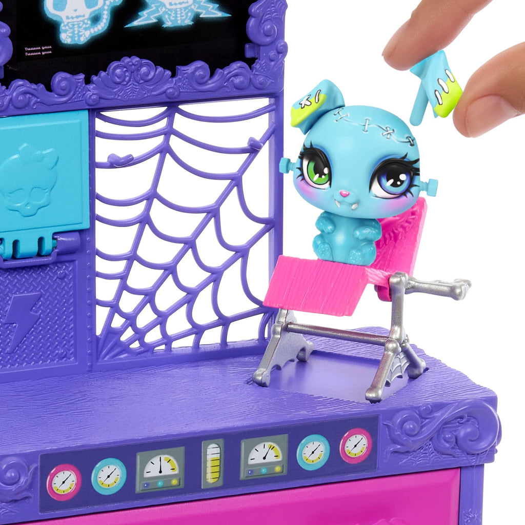 Make-A-Monster Pet Playset with Doll R322172