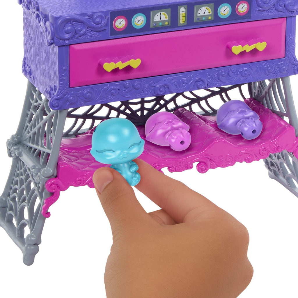 Make-A-Monster Pet Playset with Doll R322172